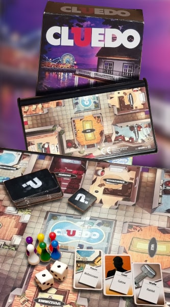 Das Reisespiel CLUEDO mit Spielbrett, Karten, Spielfiguren und Würfel.